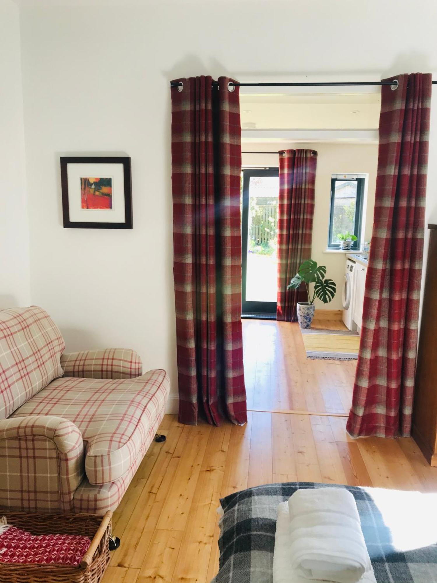 אינברנס City Central Quiet Garden Apartment With Free Parking מראה חיצוני תמונה